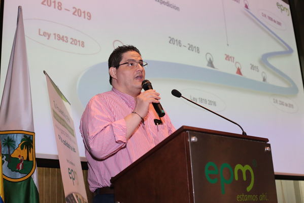 IV Encuentro proveedores Proveeduría EPM.
IV Encuentro proveedores Proveeduría EPM.
Fecha: 22 Octubre 2019.
Para descargar esta fotografía en alta resolución, haga clic sobre la imagen hasta que la misma se despliegue en la pantalla completa; luego dé clic derecho y elija la opción "guardar imagen como". 
En caso de publicación por cualquier medio, solicitamos acompañarla del crédito: "Foto EPM"
Palabras clave: IV Encuentro proveedores Proveeduría EPM.