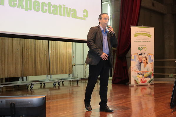 IV Encuentro proveedores Proveeduría EPM.
IV Encuentro proveedores Proveeduría EPM.
Fecha: 22 Octubre 2019.
Para descargar esta fotografía en alta resolución, haga clic sobre la imagen hasta que la misma se despliegue en la pantalla completa; luego dé clic derecho y elija la opción "guardar imagen como". 
En caso de publicación por cualquier medio, solicitamos acompañarla del crédito: "Foto EPM"
Palabras clave: IV Encuentro proveedores Proveeduría EPM.