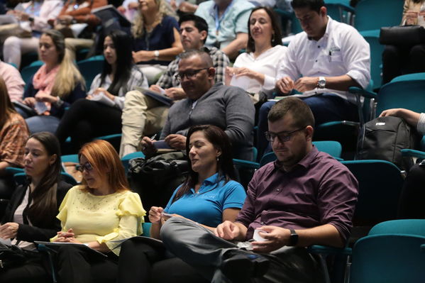 IV Encuentro proveedores Proveeduría EPM.
IV Encuentro proveedores Proveeduría EPM.
Fecha: 22 Octubre 2019.
Para descargar esta fotografía en alta resolución, haga clic sobre la imagen hasta que la misma se despliegue en la pantalla completa; luego dé clic derecho y elija la opción "guardar imagen como". 
En caso de publicación por cualquier medio, solicitamos acompañarla del crédito: "Foto EPM"
Palabras clave: IV Encuentro proveedores Proveeduría EPM.