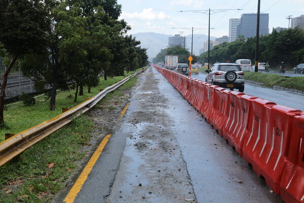 Túnel lineal proyecto central Guayabal
Túnel lineal proyecto Central y Guayabal.
Fecha: 23 Octubre 2020.
Para descargar esta fotografía en alta resolución, haga clic sobre la imagen hasta que la misma se despliegue en la pantalla completa; luego dé clic derecho y elija la opción "guardar imagen como". 
En caso de publicación por cualquier medio, solicitamos acompañarla del crédito: "Foto EPM"
Palabras clave: Túnel lineal proyecto central Guayabal