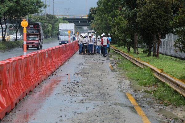 Túnel lineal proyecto central Guayabal
Túnel lineal proyecto Central y Guayabal.
Fecha: 23 Octubre 2020.
Para descargar esta fotografía en alta resolución, haga clic sobre la imagen hasta que la misma se despliegue en la pantalla completa; luego dé clic derecho y elija la opción "guardar imagen como". 
En caso de publicación por cualquier medio, solicitamos acompañarla del crédito: "Foto EPM"
Palabras clave: Túnel lineal proyecto central Guayabal