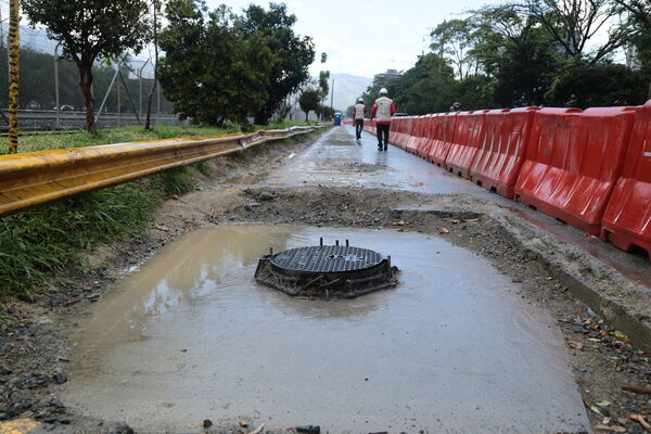 Túnel lineal proyecto central Guayabal
Túnel lineal proyecto Central y Guayabal.
Fecha: 23 Octubre 2020.
Para descargar esta fotografía en alta resolución, haga clic sobre la imagen hasta que la misma se despliegue en la pantalla completa; luego dé clic derecho y elija la opción "guardar imagen como". 
En caso de publicación por cualquier medio, solicitamos acompañarla del crédito: "Foto EPM"
Palabras clave: Túnel lineal proyecto central Guayabal