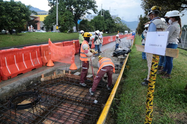 Túnel lineal proyecto central Guayabal
Túnel lineal proyecto Central y Guayabal.
Fecha: 23 Octubre 2020.
Para descargar esta fotografía en alta resolución, haga clic sobre la imagen hasta que la misma se despliegue en la pantalla completa; luego dé clic derecho y elija la opción "guardar imagen como". 
En caso de publicación por cualquier medio, solicitamos acompañarla del crédito: "Foto EPM"
Palabras clave: Túnel lineal proyecto central Guayabal