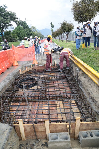 Túnel lineal proyecto central Guayabal
Túnel lineal proyecto Central y Guayabal.
Fecha: 23 Octubre 2020.
Para descargar esta fotografía en alta resolución, haga clic sobre la imagen hasta que la misma se despliegue en la pantalla completa; luego dé clic derecho y elija la opción "guardar imagen como". 
En caso de publicación por cualquier medio, solicitamos acompañarla del crédito: "Foto EPM"
Palabras clave: Túnel lineal proyecto central Guayabal