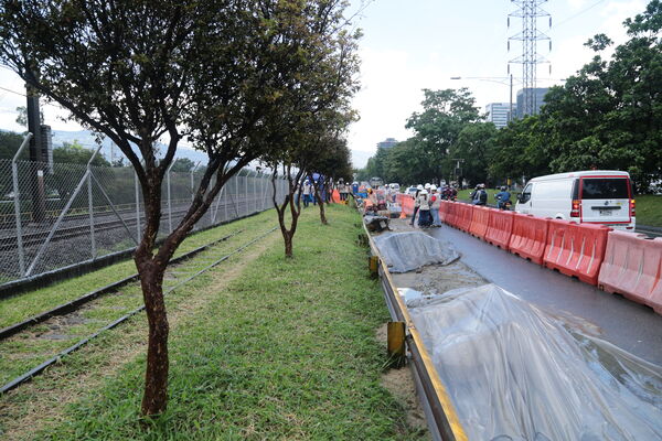 Túnel lineal proyecto central Guayabal
Túnel lineal proyecto Central y Guayabal.
Fecha: 23 Octubre 2020.
Para descargar esta fotografía en alta resolución, haga clic sobre la imagen hasta que la misma se despliegue en la pantalla completa; luego dé clic derecho y elija la opción "guardar imagen como". 
En caso de publicación por cualquier medio, solicitamos acompañarla del crédito: "Foto EPM"
Palabras clave: Túnel lineal proyecto central Guayabal