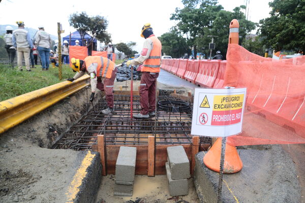 Túnel lineal proyecto central Guayabal
Túnel lineal proyecto Central y Guayabal.
Fecha: 23 Octubre 2020.
Para descargar esta fotografía en alta resolución, haga clic sobre la imagen hasta que la misma se despliegue en la pantalla completa; luego dé clic derecho y elija la opción "guardar imagen como". 
En caso de publicación por cualquier medio, solicitamos acompañarla del crédito: "Foto EPM"
Palabras clave: Túnel lineal proyecto central Guayabal