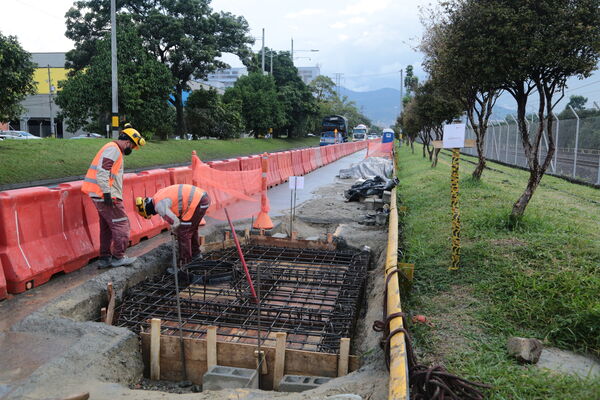 Túnel lineal proyecto central Guayabal
Túnel lineal proyecto Central y Guayabal.
Fecha: 23 Octubre 2020.
Para descargar esta fotografía en alta resolución, haga clic sobre la imagen hasta que la misma se despliegue en la pantalla completa; luego dé clic derecho y elija la opción "guardar imagen como". 
En caso de publicación por cualquier medio, solicitamos acompañarla del crédito: "Foto EPM"
Palabras clave: Túnel lineal proyecto central Guayabal