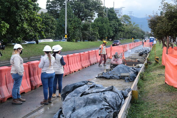 Túnel lineal proyecto central Guayabal
Túnel lineal proyecto Central y Guayabal.
Fecha: 23 Octubre 2020.
Para descargar esta fotografía en alta resolución, haga clic sobre la imagen hasta que la misma se despliegue en la pantalla completa; luego dé clic derecho y elija la opción "guardar imagen como". 
En caso de publicación por cualquier medio, solicitamos acompañarla del crédito: "Foto EPM"
Palabras clave: Túnel lineal proyecto central Guayabal