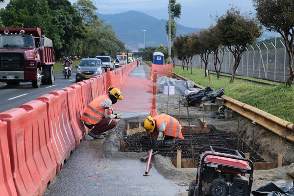 Túnel lineal proyecto central Guayabal
Túnel lineal proyecto Central y Guayabal.
Fecha: 23 Octubre 2020.
Para descargar esta fotografía en alta resolución, haga clic sobre la imagen hasta que la misma se despliegue en la pantalla completa; luego dé clic derecho y elija la opción "guardar imagen como". 
En caso de publicación por cualquier medio, solicitamos acompañarla del crédito: "Foto EPM"
Palabras clave: Túnel lineal proyecto central Guayabal