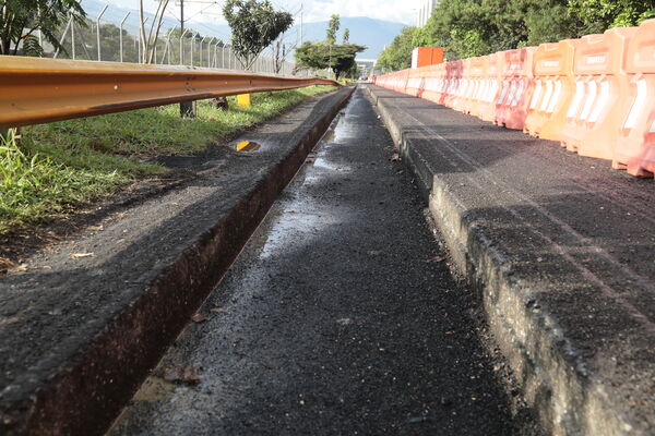 Túnel lineal proyecto central Guayabal
Túnel lineal proyecto Central y Guayabal.
Fecha: 23 Octubre 2020.
Para descargar esta fotografía en alta resolución, haga clic sobre la imagen hasta que la misma se despliegue en la pantalla completa; luego dé clic derecho y elija la opción "guardar imagen como". 
En caso de publicación por cualquier medio, solicitamos acompañarla del crédito: "Foto EPM"
Palabras clave: Túnel lineal proyecto central Guayabal