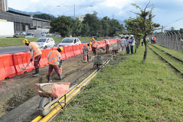 Túnel lineal proyecto central Guayabal
Túnel lineal proyecto Central y Guayabal.
Fecha: 23 Octubre 2020.
Para descargar esta fotografía en alta resolución, haga clic sobre la imagen hasta que la misma se despliegue en la pantalla completa; luego dé clic derecho y elija la opción "guardar imagen como". 
En caso de publicación por cualquier medio, solicitamos acompañarla del crédito: "Foto EPM"
Palabras clave: Túnel lineal proyecto central Guayabal