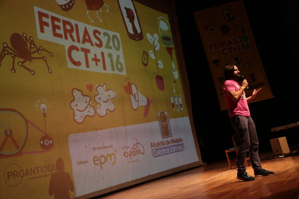 Inauguración de la Feria Central CT+I
Inauguración de la Feria Central CT+I
Fecha: Octubre 25 de 2016
Para descargar esta fotografía en alta resolución, haga clic sobre la imagen hasta que la misma se despliegue en la pantalla completa; luego dé clic derecho y elija la opción "guardar imagen como". 
En caso de publicación por cualquier medio, solicitamos acompañarla del crédito: "Foto EPM"
Palabras clave: Inauguración Feria Central CT+I