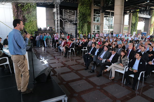Evento de Movilidad Sostenible
Evento de Movilidad Sostenible
Fecha: Octubre 26 de 2016
Para descargar esta fotografía en alta resolución, haga clic sobre la imagen hasta que la misma se despliegue en la pantalla completa; luego dé clic derecho y elija la opción "guardar imagen como". 
En caso de publicación por cualquier medio, solicitamos acompañarla del crédito: "Foto EPM"
Palabras clave: Evento Movilidad Sostenible