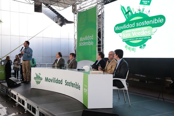Evento de Movilidad Sostenible
Evento de Movilidad Sostenible
Fecha: Octubre 26 de 2016
Para descargar esta fotografía en alta resolución, haga clic sobre la imagen hasta que la misma se despliegue en la pantalla completa; luego dé clic derecho y elija la opción "guardar imagen como". 
En caso de publicación por cualquier medio, solicitamos acompañarla del crédito: "Foto EPM"
Palabras clave: Evento Movilidad Sostenible