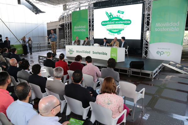 Evento de Movilidad Sostenible
Evento de Movilidad Sostenible
Fecha: Octubre 26 de 2016
Para descargar esta fotografía en alta resolución, haga clic sobre la imagen hasta que la misma se despliegue en la pantalla completa; luego dé clic derecho y elija la opción "guardar imagen como". 
En caso de publicación por cualquier medio, solicitamos acompañarla del crédito: "Foto EPM"
Palabras clave: Evento Movilidad Sostenible