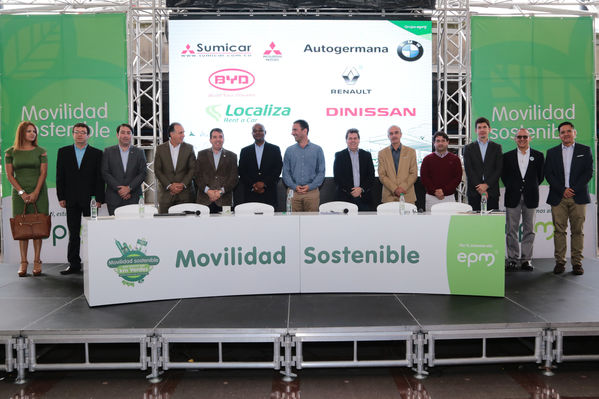 Evento de Movilidad Sostenible
Evento de Movilidad Sostenible
Fecha: Octubre 26 de 2016
Para descargar esta fotografía en alta resolución, haga clic sobre la imagen hasta que la misma se despliegue en la pantalla completa; luego dé clic derecho y elija la opción "guardar imagen como". 
En caso de publicación por cualquier medio, solicitamos acompañarla del crédito: "Foto EPM"
Palabras clave: Evento Movilidad Sostenible