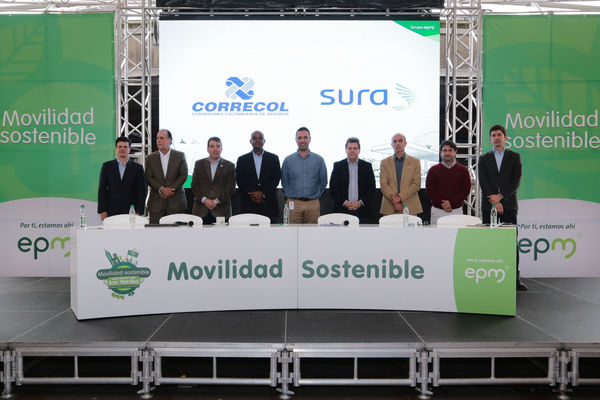 Evento de Movilidad Sostenible
Evento de Movilidad Sostenible
Fecha: Octubre 26 de 2016
Para descargar esta fotografía en alta resolución, haga clic sobre la imagen hasta que la misma se despliegue en la pantalla completa; luego dé clic derecho y elija la opción "guardar imagen como". 
En caso de publicación por cualquier medio, solicitamos acompañarla del crédito: "Foto EPM"
Palabras clave: Evento Movilidad Sostenible