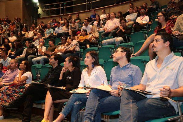 Gran final de Innóvate EPM
Gran final de Innóvate EPM.
Fecha: 26 Octubre 2018.
Para descargar esta fotografía en alta resolución, haga clic sobre la imagen hasta que la misma se despliegue en la pantalla completa; luego dé clic derecho y elija la opción "guardar imagen como". 
En caso de publicación por cualquier medio, solicitamos acompañarla del crédito: "Foto EPM"

Palabras clave: Gran final Innóvate EPM