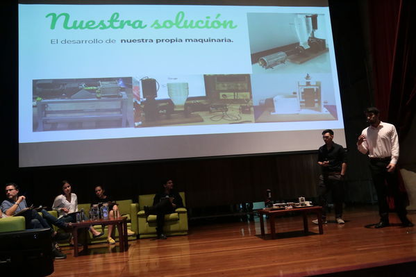 Gran final de Innóvate EPM
Gran final de Innóvate EPM.
Fecha: 26 Octubre 2018.
Para descargar esta fotografía en alta resolución, haga clic sobre la imagen hasta que la misma se despliegue en la pantalla completa; luego dé clic derecho y elija la opción "guardar imagen como". 
En caso de publicación por cualquier medio, solicitamos acompañarla del crédito: "Foto EPM"

Palabras clave: Gran final Innóvate EPM