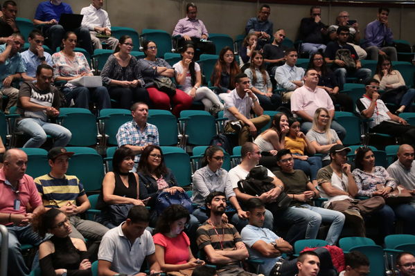 Gran final de Innóvate EPM
Gran final de Innóvate EPM.
Fecha: 26 Octubre 2018.
Para descargar esta fotografía en alta resolución, haga clic sobre la imagen hasta que la misma se despliegue en la pantalla completa; luego dé clic derecho y elija la opción "guardar imagen como". 
En caso de publicación por cualquier medio, solicitamos acompañarla del crédito: "Foto EPM"

Palabras clave: Gran final Innóvate EPM