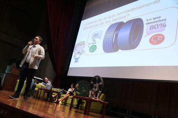 Gran final de Innóvate EPM
Gran final de Innóvate EPM.
Fecha: 26 Octubre 2018.
Para descargar esta fotografía en alta resolución, haga clic sobre la imagen hasta que la misma se despliegue en la pantalla completa; luego dé clic derecho y elija la opción "guardar imagen como". 
En caso de publicación por cualquier medio, solicitamos acompañarla del crédito: "Foto EPM"

Palabras clave: Gran final Innóvate EPM