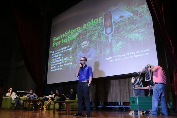 Gran final de Innóvate EPM
Gran final de Innóvate EPM.
Fecha: 26 Octubre 2018.
Para descargar esta fotografía en alta resolución, haga clic sobre la imagen hasta que la misma se despliegue en la pantalla completa; luego dé clic derecho y elija la opción "guardar imagen como". 
En caso de publicación por cualquier medio, solicitamos acompañarla del crédito: "Foto EPM"

Palabras clave: Gran final Innóvate EPM