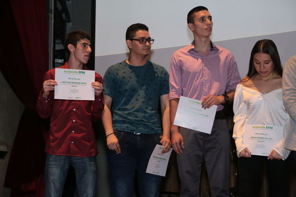 Gran final de Innóvate EPM
Gran final de Innóvate EPM.
Fecha: 26 Octubre 2018.
Para descargar esta fotografía en alta resolución, haga clic sobre la imagen hasta que la misma se despliegue en la pantalla completa; luego dé clic derecho y elija la opción "guardar imagen como". 
En caso de publicación por cualquier medio, solicitamos acompañarla del crédito: "Foto EPM"

Palabras clave: Gran final Innóvate EPM