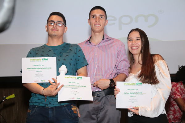 Gran final de Innóvate EPM
Gran final de Innóvate EPM.
Fecha: 26 Octubre 2018.
Para descargar esta fotografía en alta resolución, haga clic sobre la imagen hasta que la misma se despliegue en la pantalla completa; luego dé clic derecho y elija la opción "guardar imagen como". 
En caso de publicación por cualquier medio, solicitamos acompañarla del crédito: "Foto EPM"

Palabras clave: Gran final Innóvate EPM