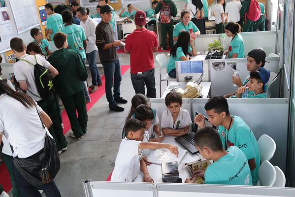 Feria Central CT+I
Feria Central CT+I
Fecha: Octubre 27 de 2016
Para descargar esta fotografía en alta resolución, haga clic sobre la imagen hasta que la misma se despliegue en la pantalla completa; luego dé clic derecho y elija la opción "guardar imagen como". 
En caso de publicación por cualquier medio, solicitamos acompañarla del crédito: "Foto EPM"
Palabras clave: Feria Central CT+I