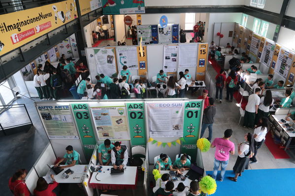 Feria Central CT+I
Feria Central CT+I
Fecha: Octubre 27 de 2016
Para descargar esta fotografía en alta resolución, haga clic sobre la imagen hasta que la misma se despliegue en la pantalla completa; luego dé clic derecho y elija la opción "guardar imagen como". 
En caso de publicación por cualquier medio, solicitamos acompañarla del crédito: "Foto EPM"
Palabras clave: Feria Central CT+I