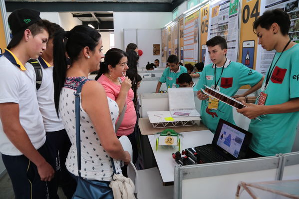 Feria Central CT+I
Feria Central CT+I
Fecha: Octubre 27 de 2016
Para descargar esta fotografía en alta resolución, haga clic sobre la imagen hasta que la misma se despliegue en la pantalla completa; luego dé clic derecho y elija la opción "guardar imagen como". 
En caso de publicación por cualquier medio, solicitamos acompañarla del crédito: "Foto EPM"
Palabras clave: Feria Central CT+I