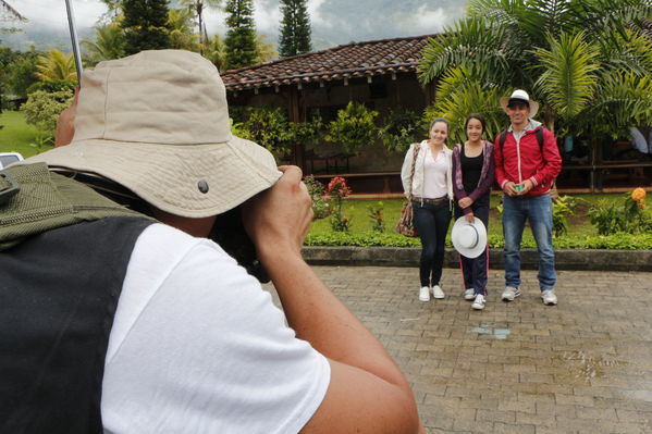Feria de la Familia Norte, Nordeste y Magdalena Medio
Feria de la Familia Norte, Nordeste y Magdalena Medio
Fecha: Octubre 29 de 2016
Para descargar esta fotografía en alta resolución, haga clic sobre la imagen hasta que la misma se despliegue en la pantalla completa; luego dé clic derecho y elija la opción "guardar imagen como". 
En caso de publicación por cualquier medio, solicitamos acompañarla del crédito: "Foto EPM"
Palabras clave: Feria Familia Norte Nordeste Magdalena Medio