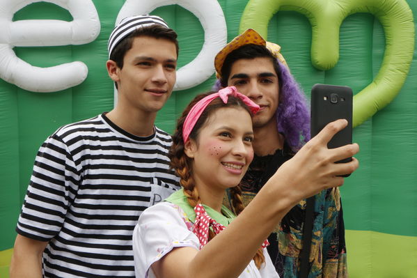 Feria de la Familia Norte, Nordeste y Magdalena Medio
Feria de la Familia Norte, Nordeste y Magdalena Medio
Fecha: Octubre 29 de 2016
Para descargar esta fotografía en alta resolución, haga clic sobre la imagen hasta que la misma se despliegue en la pantalla completa; luego dé clic derecho y elija la opción "guardar imagen como". 
En caso de publicación por cualquier medio, solicitamos acompañarla del crédito: "Foto EPM"
Palabras clave: Feria Familia Norte Nordeste Magdalena Medio