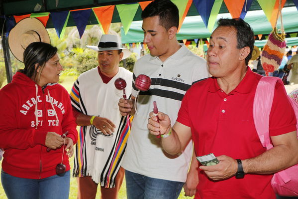 Feria de la Familia Norte, Nordeste y Magdalena Medio
Feria de la Familia Norte, Nordeste y Magdalena Medio
Fecha: Octubre 29 de 2016
Para descargar esta fotografía en alta resolución, haga clic sobre la imagen hasta que la misma se despliegue en la pantalla completa; luego dé clic derecho y elija la opción "guardar imagen como". 
En caso de publicación por cualquier medio, solicitamos acompañarla del crédito: "Foto EPM"
Palabras clave: Feria Familia Norte Nordeste Magdalena Medio