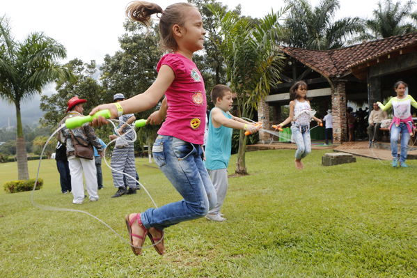 Feria de la Familia Norte, Nordeste y Magdalena Medio
Feria de la Familia Norte, Nordeste y Magdalena Medio
Fecha: Octubre 29 de 2016
Para descargar esta fotografía en alta resolución, haga clic sobre la imagen hasta que la misma se despliegue en la pantalla completa; luego dé clic derecho y elija la opción "guardar imagen como". 
En caso de publicación por cualquier medio, solicitamos acompañarla del crédito: "Foto EPM"
Palabras clave: Feria Familia Norte Nordeste Magdalena Medio