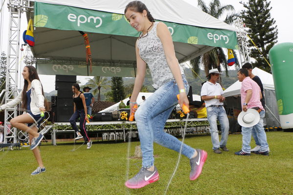 Feria de la Familia Norte, Nordeste y Magdalena Medio
Feria de la Familia Norte, Nordeste y Magdalena Medio
Fecha: Octubre 29 de 2016
Para descargar esta fotografía en alta resolución, haga clic sobre la imagen hasta que la misma se despliegue en la pantalla completa; luego dé clic derecho y elija la opción "guardar imagen como". 
En caso de publicación por cualquier medio, solicitamos acompañarla del crédito: "Foto EPM"
Palabras clave: Feria Familia Norte Nordeste Magdalena Medio