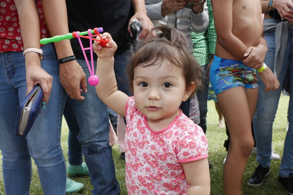 Feria de la Familia Norte, Nordeste y Magdalena Medio
Feria de la Familia Norte, Nordeste y Magdalena Medio
Fecha: Octubre 29 de 2016
Para descargar esta fotografía en alta resolución, haga clic sobre la imagen hasta que la misma se despliegue en la pantalla completa; luego dé clic derecho y elija la opción "guardar imagen como". 
En caso de publicación por cualquier medio, solicitamos acompañarla del crédito: "Foto EPM"
Palabras clave: Feria Familia Norte Nordeste Magdalena Medio