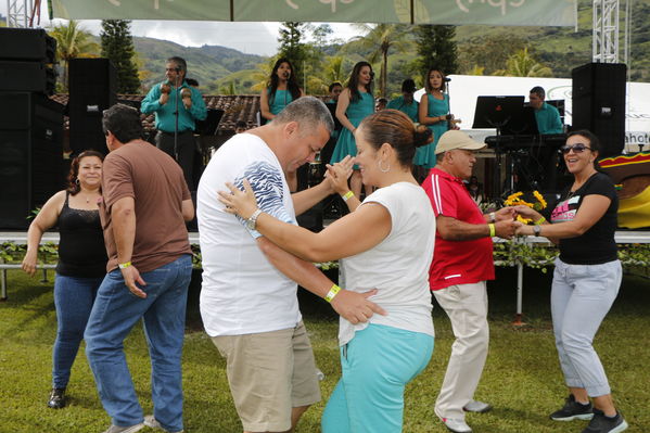 Feria de la Familia Norte, Nordeste y Magdalena Medio
Feria de la Familia Norte, Nordeste y Magdalena Medio
Fecha: Octubre 29 de 2016
Para descargar esta fotografía en alta resolución, haga clic sobre la imagen hasta que la misma se despliegue en la pantalla completa; luego dé clic derecho y elija la opción "guardar imagen como". 
En caso de publicación por cualquier medio, solicitamos acompañarla del crédito: "Foto EPM"
Palabras clave: Feria Familia Norte Nordeste Magdalena Medio