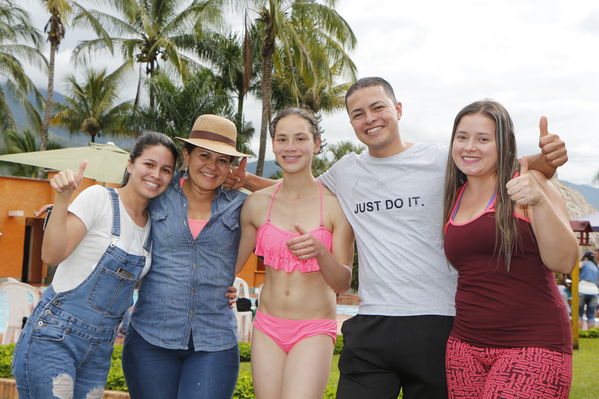 Feria de la Familia Norte, Nordeste y Magdalena Medio
Feria de la Familia Norte, Nordeste y Magdalena Medio
Fecha: Octubre 29 de 2016
Para descargar esta fotografía en alta resolución, haga clic sobre la imagen hasta que la misma se despliegue en la pantalla completa; luego dé clic derecho y elija la opción "guardar imagen como". 
En caso de publicación por cualquier medio, solicitamos acompañarla del crédito: "Foto EPM"
Palabras clave: Feria Familia Norte Nordeste Magdalena Medio
