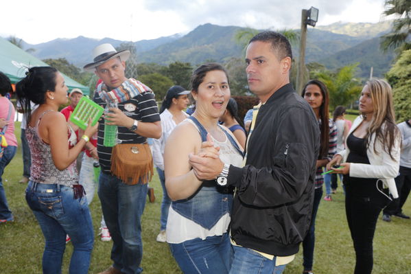 Feria de la Familia Norte, Nordeste y Magdalena Medio
Feria de la Familia Norte, Nordeste y Magdalena Medio
Fecha: Octubre 29 de 2016
Para descargar esta fotografía en alta resolución, haga clic sobre la imagen hasta que la misma se despliegue en la pantalla completa; luego dé clic derecho y elija la opción "guardar imagen como". 
En caso de publicación por cualquier medio, solicitamos acompañarla del crédito: "Foto EPM"
Palabras clave: Feria Familia Norte Nordeste Magdalena Medio