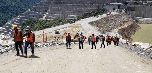 Generación empleo proyecto Hidroituango
Generación empleo proyecto Hidroituango. 
Fecha: Octubre 29 2019.
Para descargar esta fotografía en alta resolución, haga clic sobre la imagen hasta que la misma se despliegue en la pantalla completa; luego dé clic derecho y elija la opción "guardar imagen como". 
En caso de publicación por cualquier medio, solicitamos acompañarla del crédito: "Foto EPM"
Palabras clave: Generación empleo proyecto Hidroituango