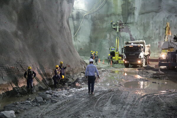 Avances Obras Proyecto Hidroeléctrico Ituango
Avances Obras Proyecto Hidroeléctrico Ituango.
Fecha: 30 Octubre 2020. 
Para descargar esta fotografía en alta resolución, haga clic sobre la imagen hasta que la misma se despliegue en la pantalla completa; luego dé clic derecho y elija la opción "guardar imagen como". 
En caso de publicación por cualquier medio, solicitamos acompañarla del crédito: "Foto EPM
Palabras clave: Avances Obras Proyecto Hidroeléctrico Ituango