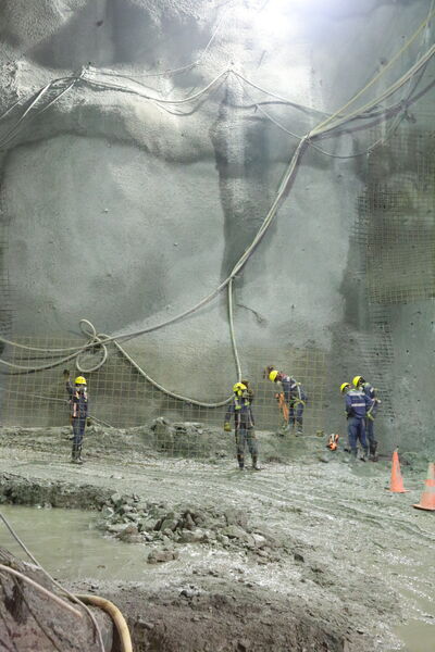 Avances Obras Proyecto Hidroeléctrico Ituango
Avances Obras Proyecto Hidroeléctrico Ituango.
Fecha: 30 Octubre 2020. 
Para descargar esta fotografía en alta resolución, haga clic sobre la imagen hasta que la misma se despliegue en la pantalla completa; luego dé clic derecho y elija la opción "guardar imagen como". 
En caso de publicación por cualquier medio, solicitamos acompañarla del crédito: "Foto EPM
Palabras clave: Avances Obras Proyecto Hidroeléctrico Ituango