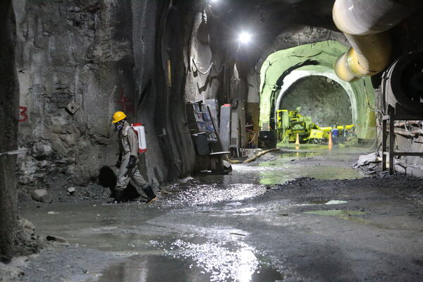 Avances Obras Proyecto Hidroeléctrico Ituango
Avances Obras Proyecto Hidroeléctrico Ituango.
Fecha: 30 Octubre 2020. 
Para descargar esta fotografía en alta resolución, haga clic sobre la imagen hasta que la misma se despliegue en la pantalla completa; luego dé clic derecho y elija la opción "guardar imagen como". 
En caso de publicación por cualquier medio, solicitamos acompañarla del crédito: "Foto EPM
Palabras clave: Avances Obras Proyecto Hidroeléctrico Ituango