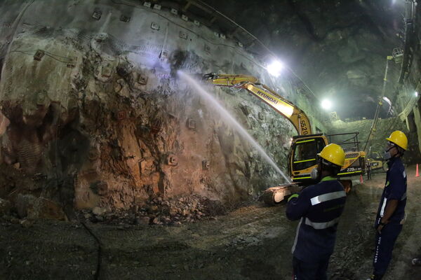 Avances Obras Proyecto Hidroeléctrico Ituango
Avances Obras Proyecto Hidroeléctrico Ituango.
Fecha: 30 Octubre 2020. 
Para descargar esta fotografía en alta resolución, haga clic sobre la imagen hasta que la misma se despliegue en la pantalla completa; luego dé clic derecho y elija la opción "guardar imagen como". 
En caso de publicación por cualquier medio, solicitamos acompañarla del crédito: "Foto EPM
Palabras clave: Avances Obras Proyecto Hidroeléctrico Ituango