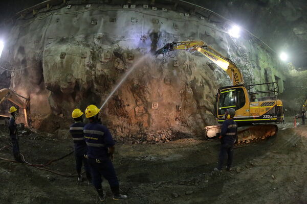 Avances Obras Proyecto Hidroeléctrico Ituango
Avances Obras Proyecto Hidroeléctrico Ituango.
Fecha: 30 Octubre 2020. 
Para descargar esta fotografía en alta resolución, haga clic sobre la imagen hasta que la misma se despliegue en la pantalla completa; luego dé clic derecho y elija la opción "guardar imagen como". 
En caso de publicación por cualquier medio, solicitamos acompañarla del crédito: "Foto EPM
Palabras clave: Avances Obras Proyecto Hidroeléctrico Ituango