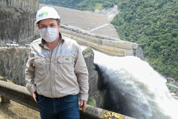 Visita autoridades Hidroituango
Visita autoridades a Hidroituango.
Fecha: 30 Octubre 2020.
Para descargar esta fotografía en alta resolución, haga clic sobre la imagen hasta que la misma se despliegue en la pantalla completa; luego dé clic derecho y elija la opción "guardar imagen como". 
En caso de publicación por cualquier medio, solicitamos acompañarla del crédito: "Foto EPM
Palabras clave: Visita autoridades Hidroituango