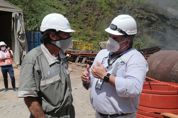 Visita autoridades Hidroituango
Visita autoridades a Hidroituango.
Fecha: 30 Octubre 2020.
Para descargar esta fotografía en alta resolución, haga clic sobre la imagen hasta que la misma se despliegue en la pantalla completa; luego dé clic derecho y elija la opción "guardar imagen como". 
En caso de publicación por cualquier medio, solicitamos acompañarla del crédito: "Foto EPM"
Palabras clave: Visita autoridades Hidroituango