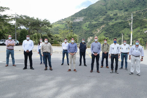 Visita autoridades Hidroituango
Visita autoridades a Hidroituango.
Fecha: 30 Octubre 2020.
Para descargar esta fotografía en alta resolución, haga clic sobre la imagen hasta que la misma se despliegue en la pantalla completa; luego dé clic derecho y elija la opción "guardar imagen como". 
En caso de publicación por cualquier medio, solicitamos acompañarla del crédito: "Foto EPM"
Palabras clave: Visita autoridades Hidroituango
