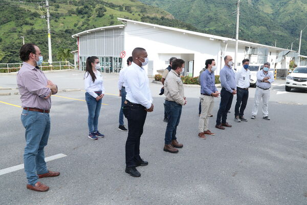 Visita autoridades Hidroituango
Visita autoridades a Hidroituango.
Fecha: 30 Octubre 2020.
Para descargar esta fotografía en alta resolución, haga clic sobre la imagen hasta que la misma se despliegue en la pantalla completa; luego dé clic derecho y elija la opción "guardar imagen como". 
En caso de publicación por cualquier medio, solicitamos acompañarla del crédito: "Foto EPM"
Palabras clave: Visita autoridades Hidroituango